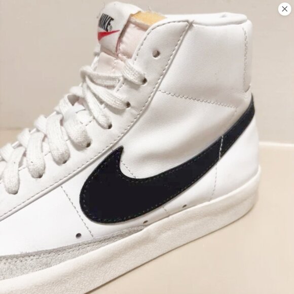 Nike Blazer Mid '77 Sneakers | Size: W 9 / M 7.5 - Picture 5 of 5